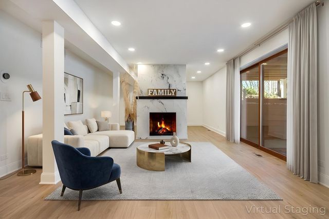 674 Plum Tree Road, Barrington Hills, IL 60010