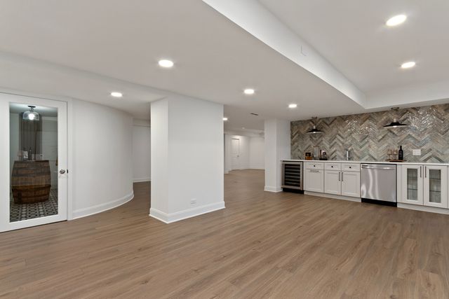 674 Plum Tree Road, Barrington Hills, IL 60010