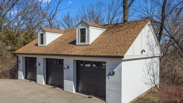 674 Plum Tree Road, Barrington Hills, IL 60010