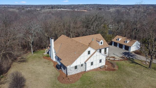 674 Plum Tree Road, Barrington Hills, IL 60010