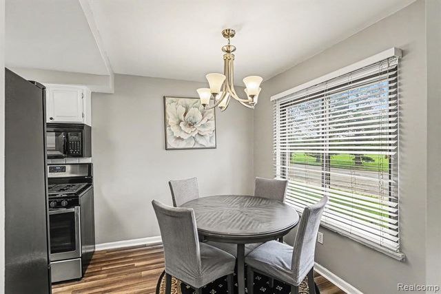 17010 Kingsbrooke Drive, Clinton Township, MI 48038