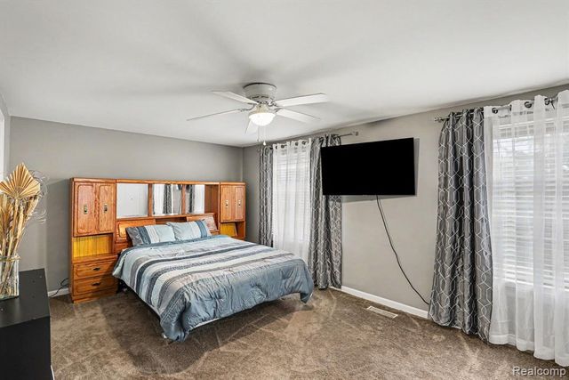 17010 Kingsbrooke Drive, Clinton Township, MI 48038