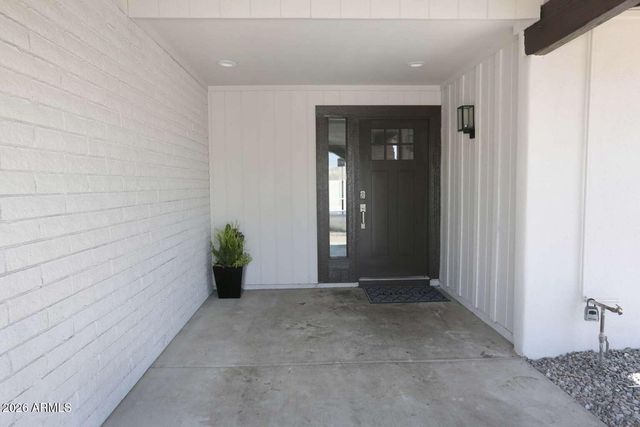 2528 W SWEETWATER Avenue, Phoenix, AZ 85029