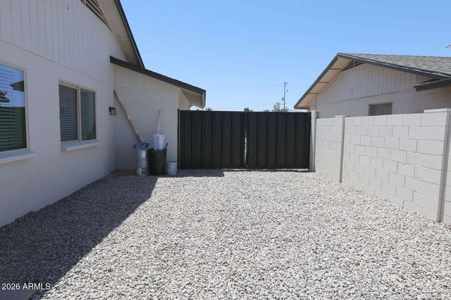 2528 W SWEETWATER Avenue, Phoenix, AZ 85029