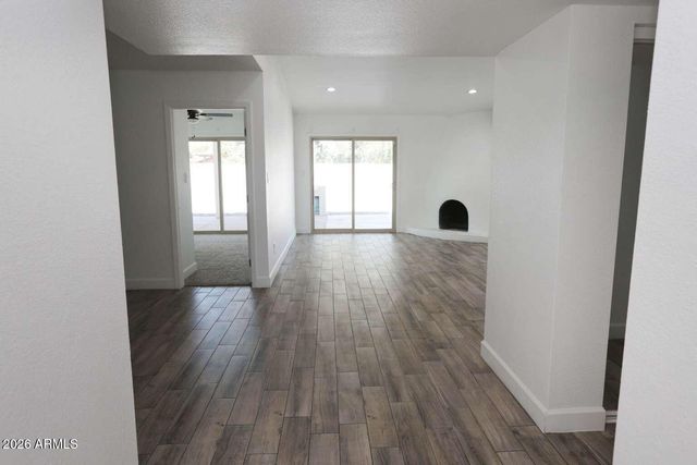 2528 W SWEETWATER Avenue, Phoenix, AZ 85029