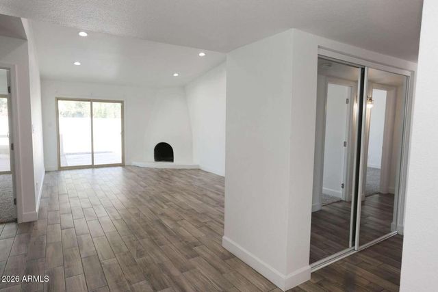 2528 W SWEETWATER Avenue, Phoenix, AZ 85029