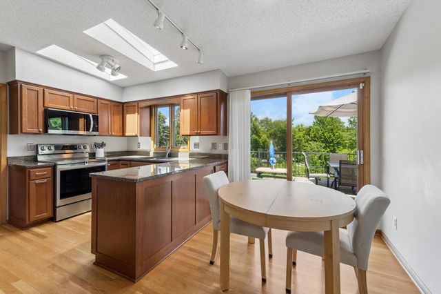 6015 Creek Ridge Court, Minnetonka, MN 55345