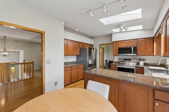 6015 Creek Ridge Court, Minnetonka, MN 55345