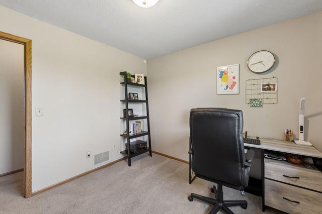 6015 Creek Ridge Court, Minnetonka, MN 55345