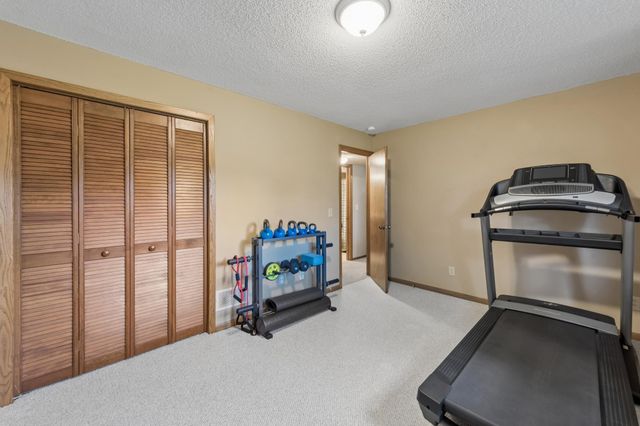 6015 Creek Ridge Court, Minnetonka, MN 55345