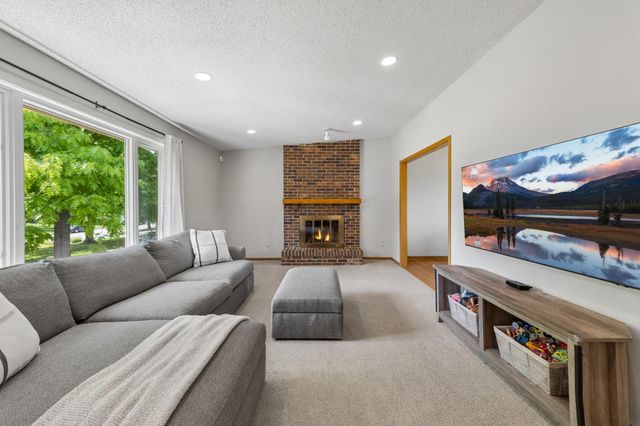 6015 Creek Ridge Court, Minnetonka, MN 55345