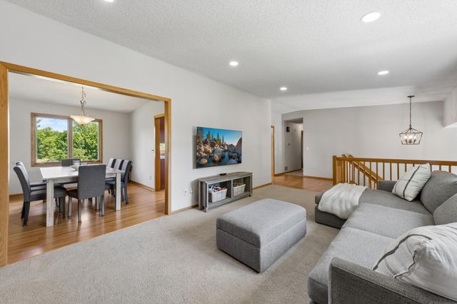 6015 Creek Ridge Court, Minnetonka, MN 55345