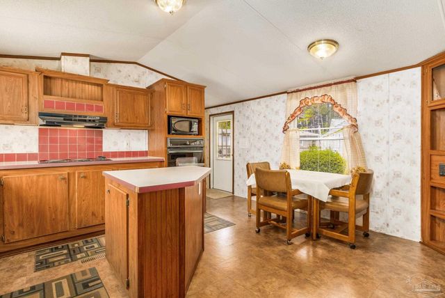 205 Bridge City Dr, Pensacola, FL 32506