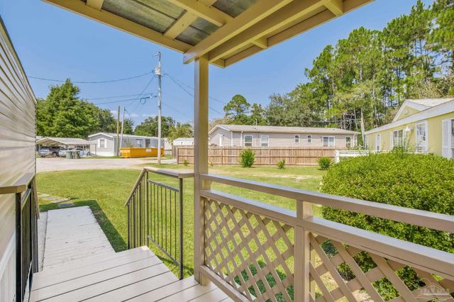 205 Bridge City Dr, Pensacola, FL 32506