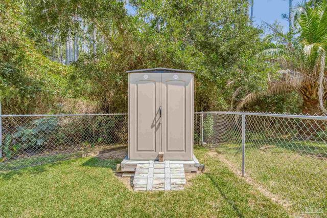 205 Bridge City Dr, Pensacola, FL 32506