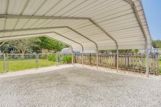 205 Bridge City Dr, Pensacola, FL 32506