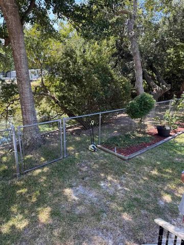 205 Bridge City Dr, Pensacola, FL 32506