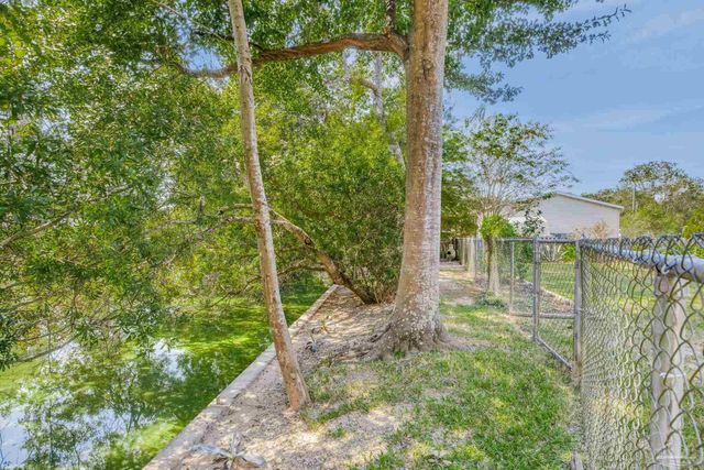 205 Bridge City Dr, Pensacola, FL 32506