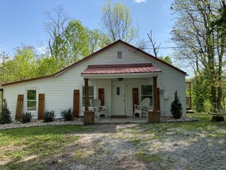 2 Wilma Ln, Chestnut Mound, TN 38552
