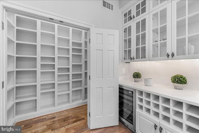 9919 LOGAN DR, Potomac, MD 20854