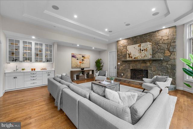 9919 LOGAN DR, Potomac, MD 20854