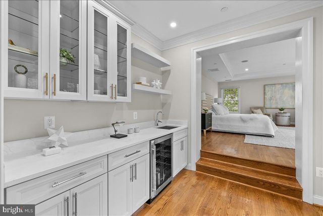 9919 LOGAN DR, Potomac, MD 20854