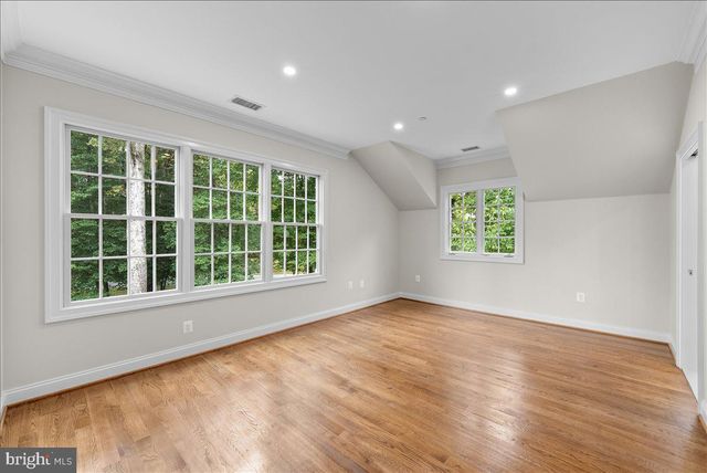 9919 LOGAN DR, Potomac, MD 20854