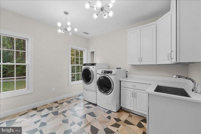 9919 LOGAN DR, Potomac, MD 20854