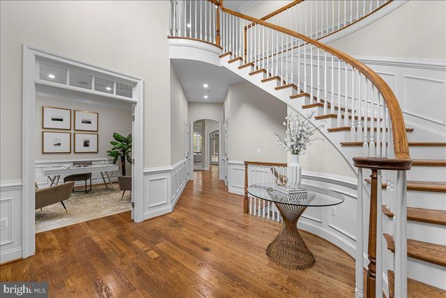 9919 LOGAN DR, Potomac, MD 20854