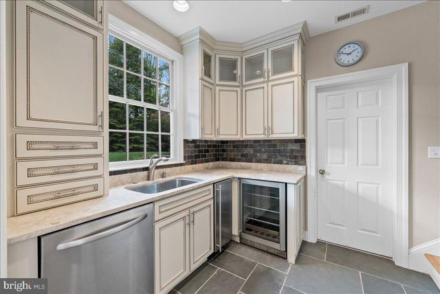 9919 LOGAN DR, Potomac, MD 20854
