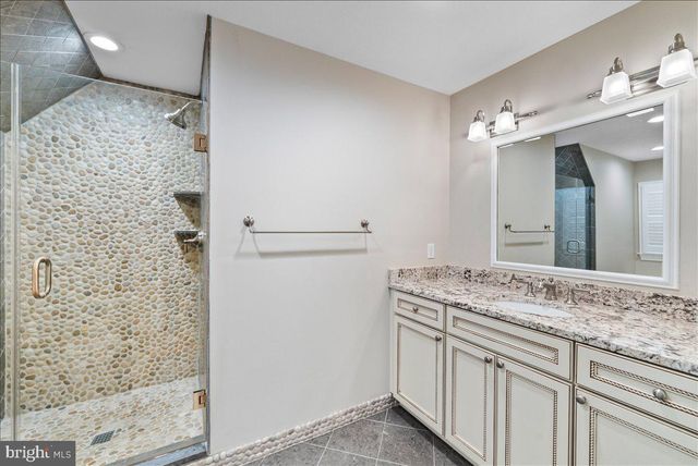 9919 LOGAN DR, Potomac, MD 20854