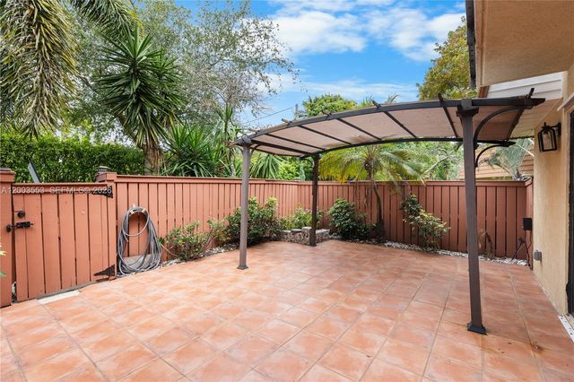 2971 SW 11th Pl, Deerfield Beach, FL 33442