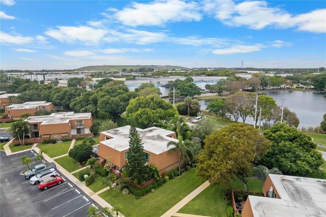 2971 SW 11th Pl, Deerfield Beach, FL 33442