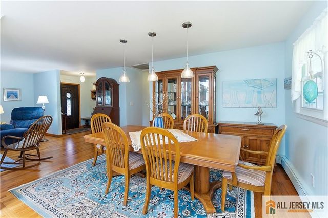 708 Sunbrite Lane, Piscataway, NJ 08854