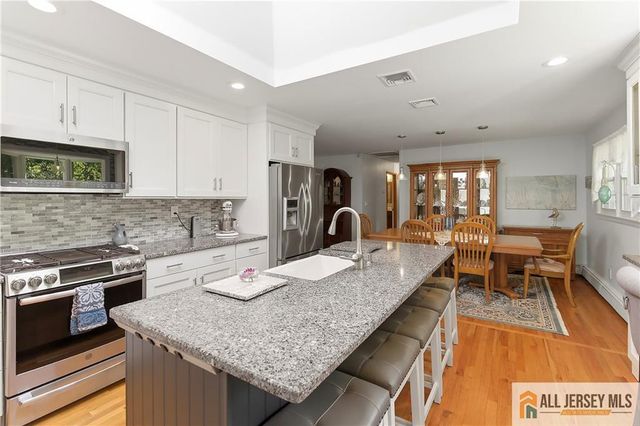 708 Sunbrite Lane, Piscataway, NJ 08854