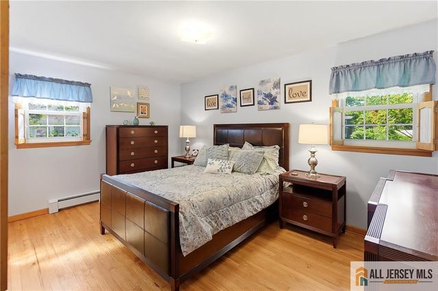 708 Sunbrite Lane, Piscataway, NJ 08854