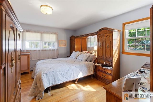708 Sunbrite Lane, Piscataway, NJ 08854