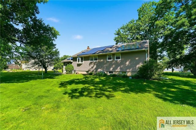 708 Sunbrite Lane, Piscataway, NJ 08854