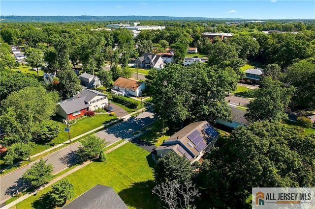 708 Sunbrite Lane, Piscataway, NJ 08854