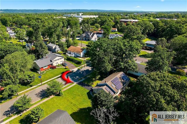 708 Sunbrite Lane, Piscataway, NJ 08854