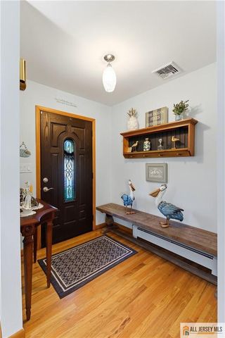 708 Sunbrite Lane, Piscataway, NJ 08854