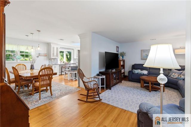 708 Sunbrite Lane, Piscataway, NJ 08854