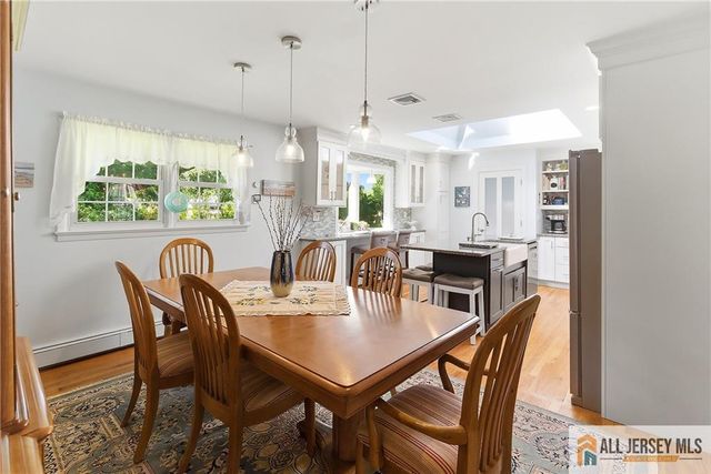 708 Sunbrite Lane, Piscataway, NJ 08854