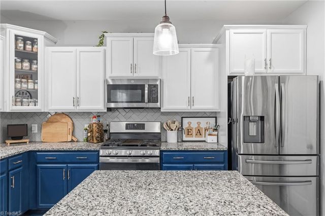 3474 River Farm Drive, Kernersville, NC 27284