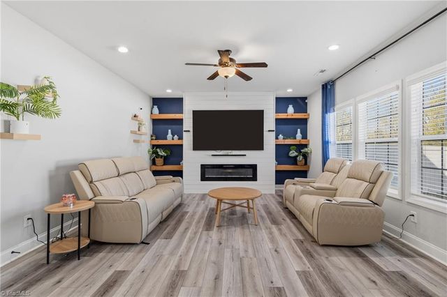 3474 River Farm Drive, Kernersville, NC 27284