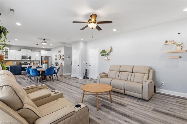 3474 River Farm Drive, Kernersville, NC 27284