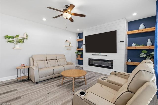 3474 River Farm Drive, Kernersville, NC 27284