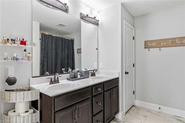 3474 River Farm Drive, Kernersville, NC 27284