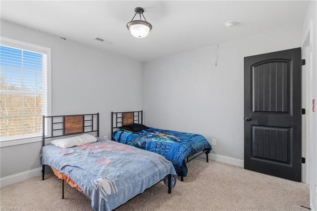 3474 River Farm Drive, Kernersville, NC 27284