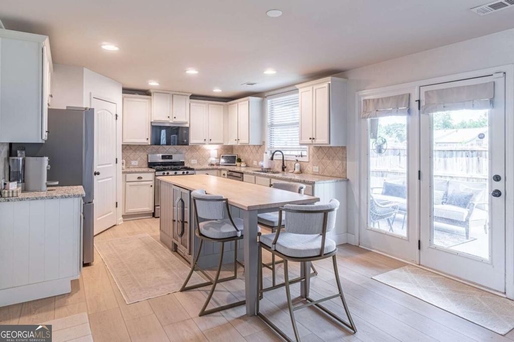 5703 Shore Isle Court, Flowery Branch, GA 30542 — photo 2